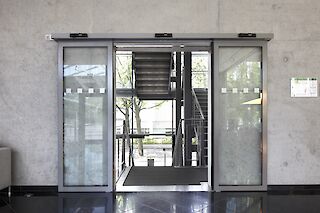 Komfortabel geschoben