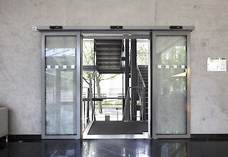 Komfortabel geschoben